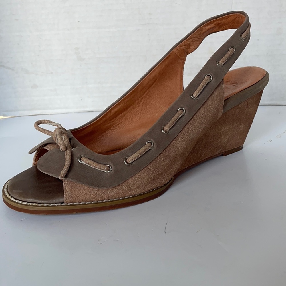 SacHelle sandals wedge size 9